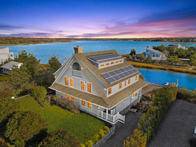 Southampton, Michael Bloomberg, Georgina Bloomberg. Hamptons