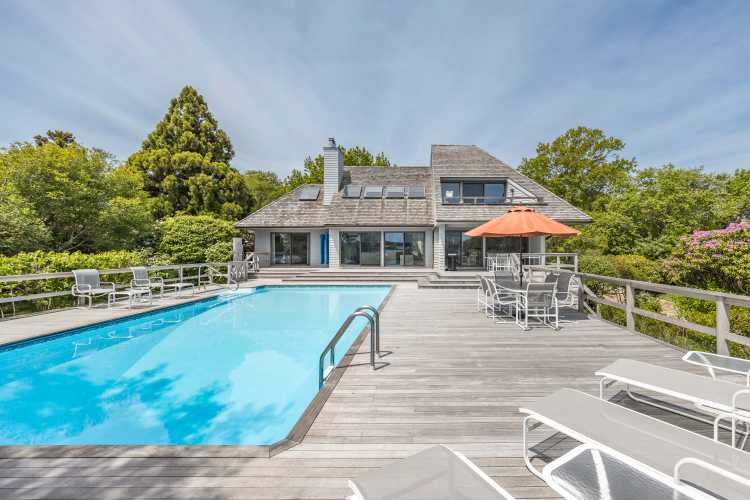 Lake Montauk, Montauk, compound