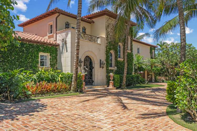 Palm Beach, sales