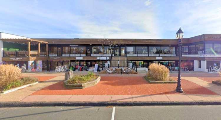 Montauk, commercial building, retail