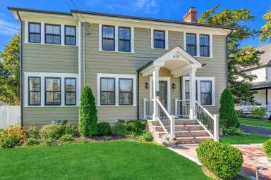 Greenport, historic home