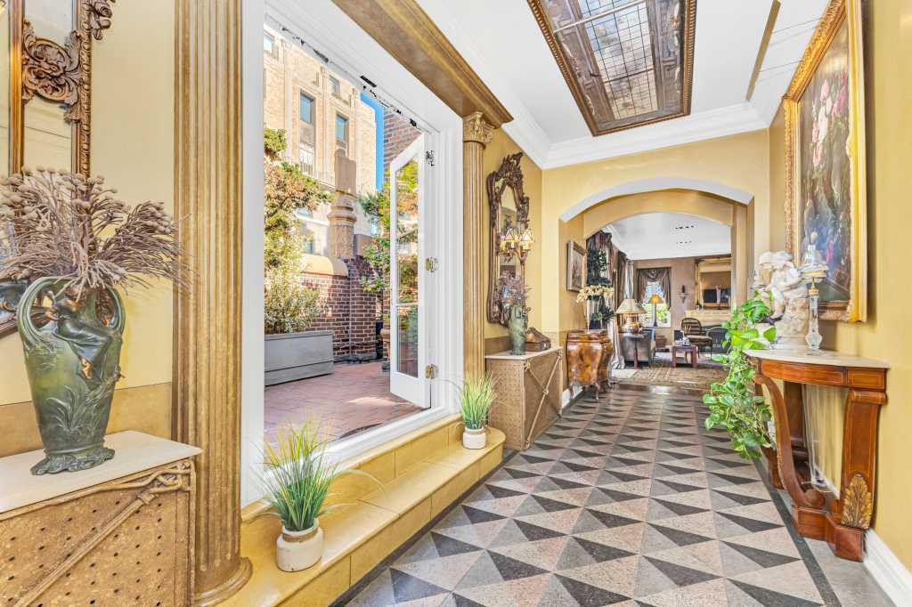 Beekman Place, New York City, penthouse