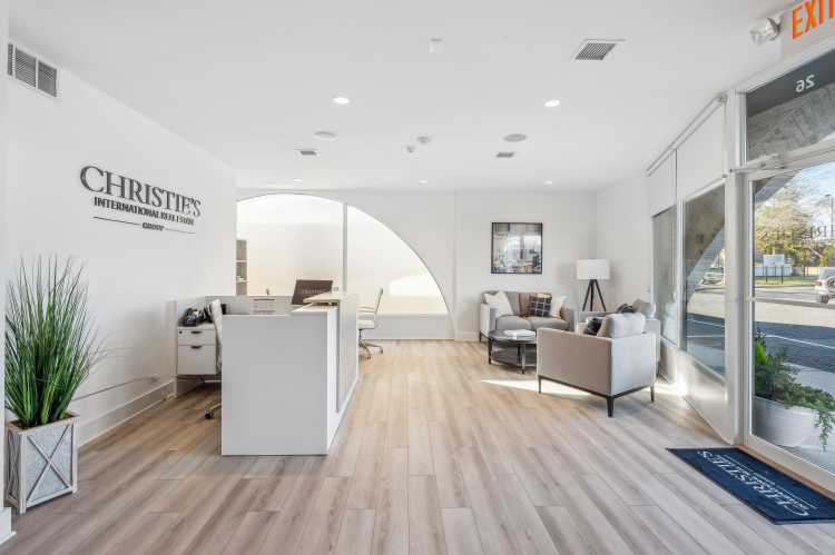 Christie's International Real Estate, Ed Bruehl, Hamptons