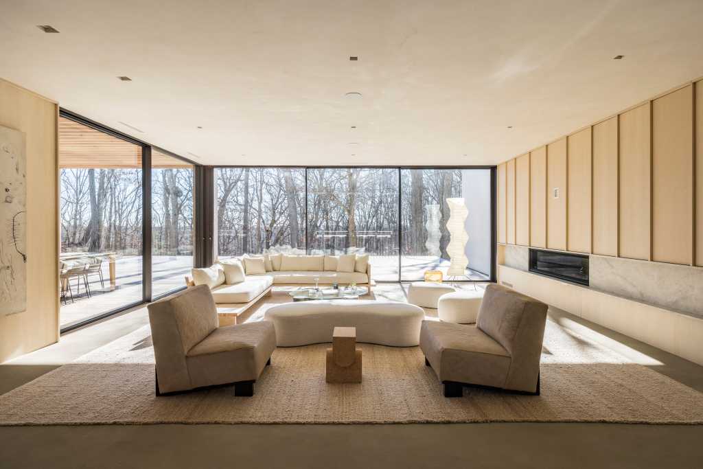 A Treehouse-Inspired Modern Retreat Debuts on Shelter Island