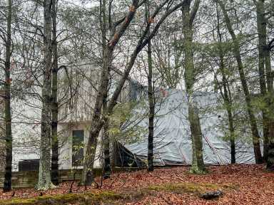 vacant building, Southampton Town