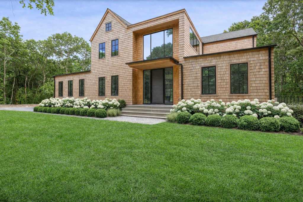 East Hampton, turnkey