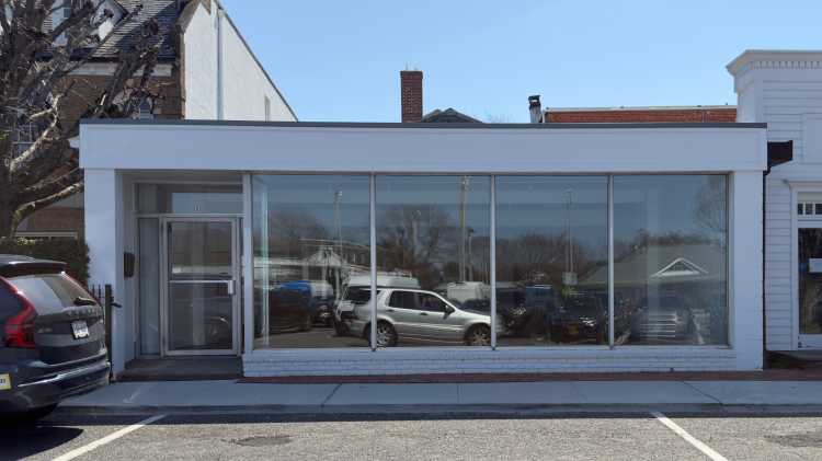 DICK'S Sporting Goods, East Hampton, Hamptons, Gubbins